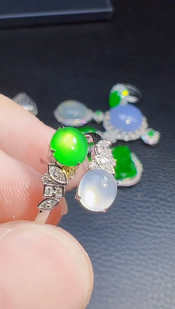 18K金镶嵌戒指翡翠晨****妈翡翠