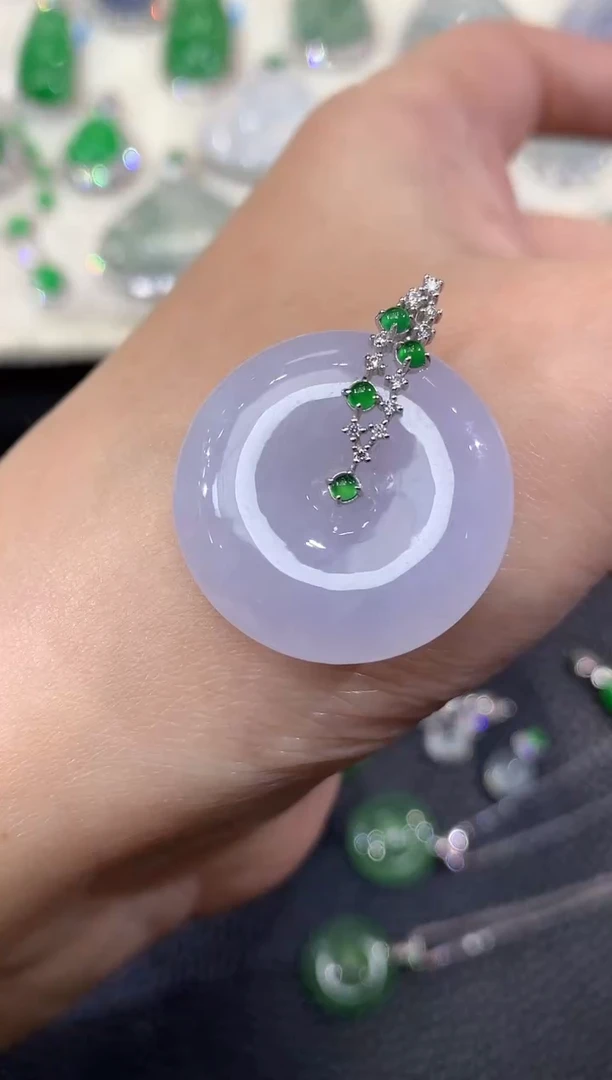 吊坠(不含链)18K金镶嵌翡翠A10 紫货有一定色差 多样性发货一件