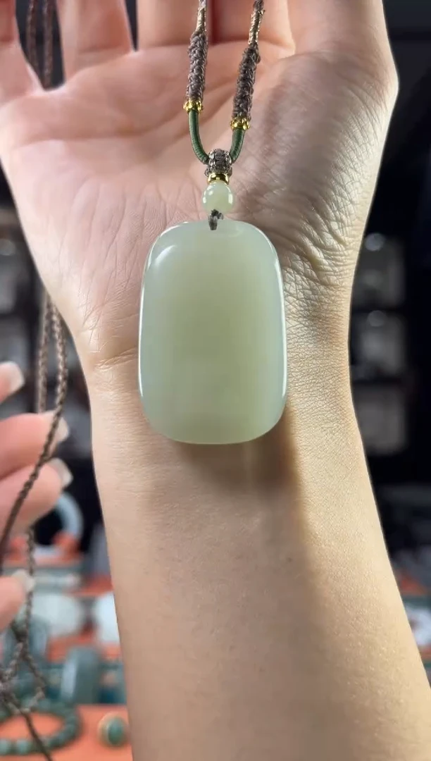 和田玉未镶嵌颈饰佩佩