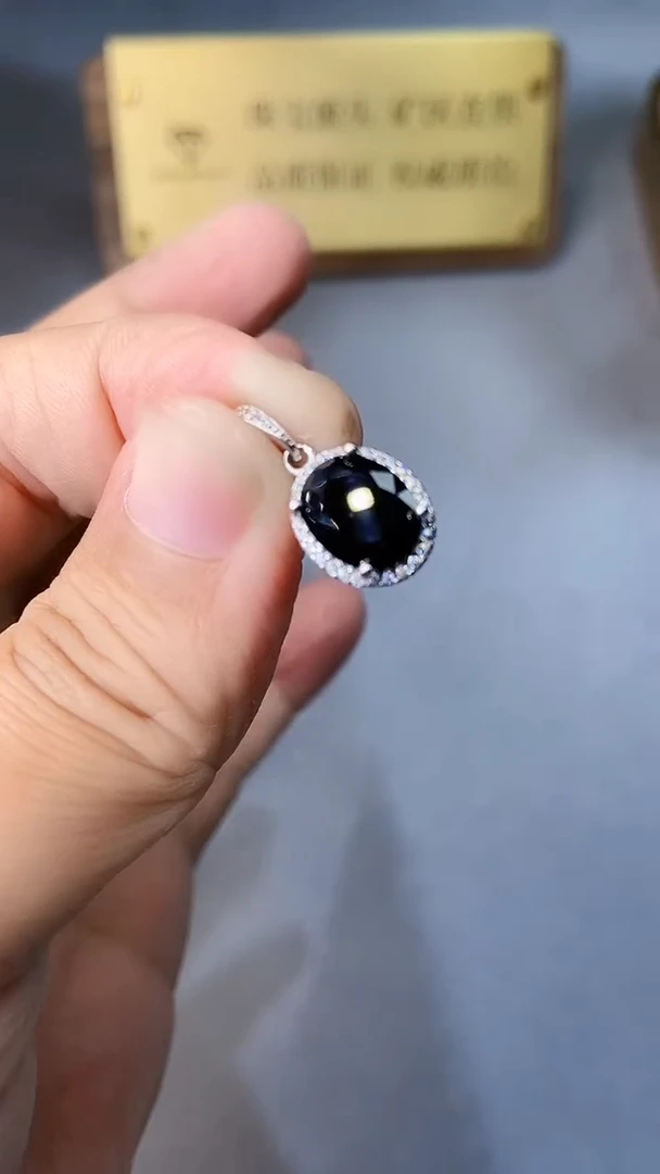 【闪购商品】蓝宝石颈饰银S925镶嵌354黑