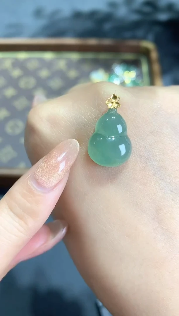 颈饰18K金镶嵌翡翠25111801