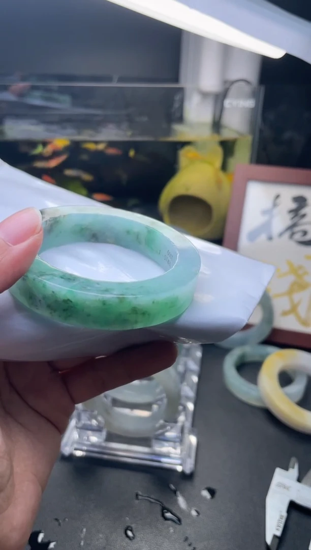 未镶嵌毛胚手镯定制翡翠毛胚定制