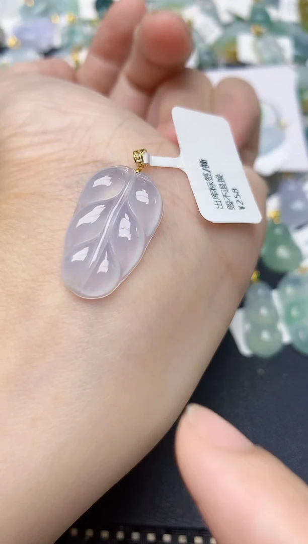 颈饰18K金镶嵌翡翠天然缅甸A货翡翠