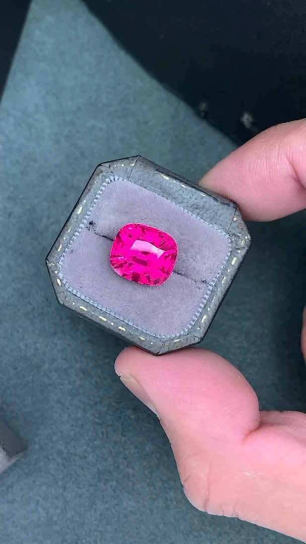 未镶嵌裸石尖晶石7.16克拉