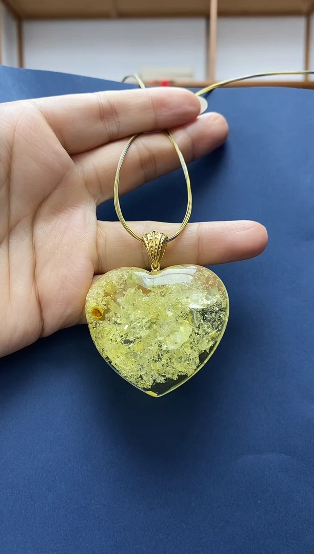 裸石琥珀未镶嵌吊坠