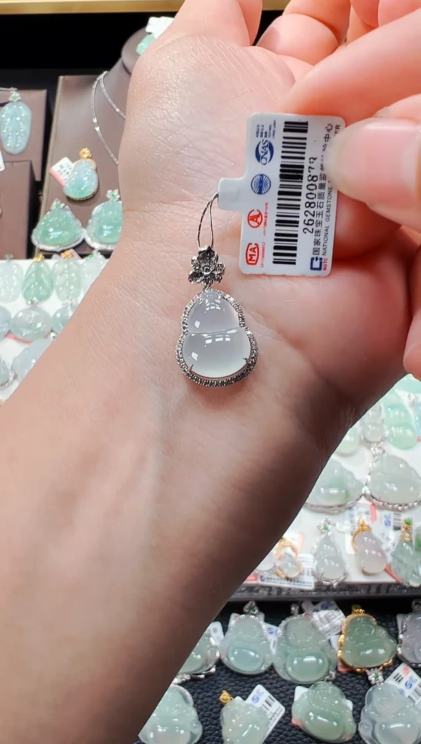 【闪购商品】翡翠吊坠(不含链)18K金镶嵌葫芦吊坠878