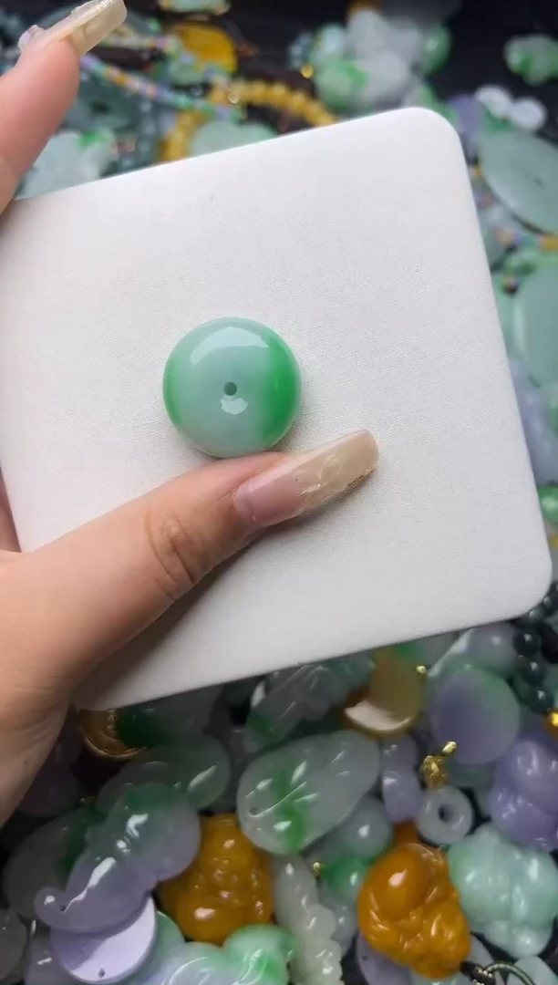 翡翠未镶嵌颈饰天然缅甸翡翠吊坠