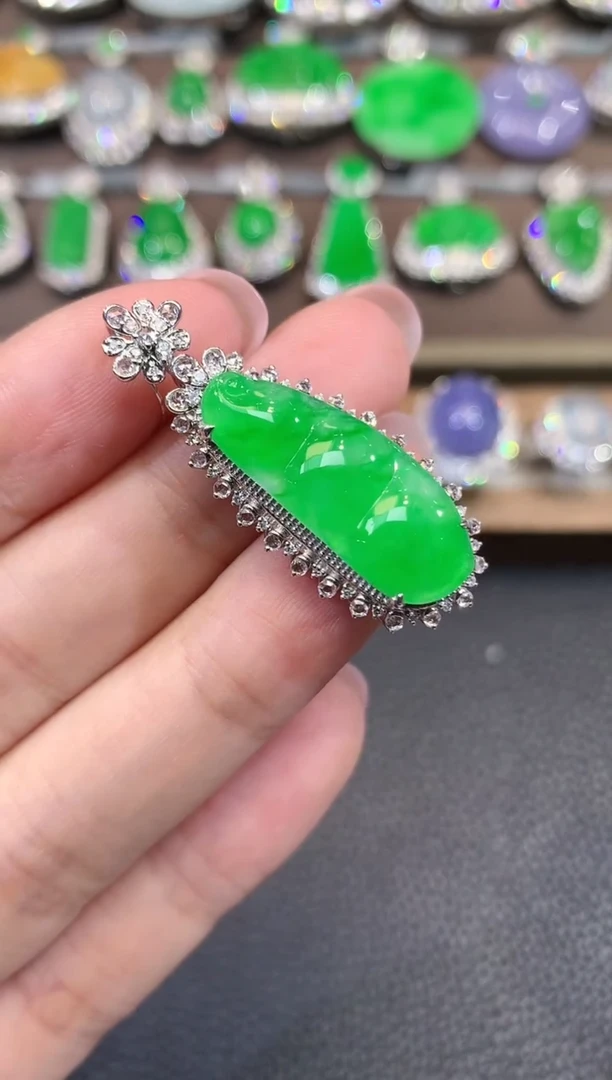 吊坠(不含链)18K金镶嵌翡翠D49