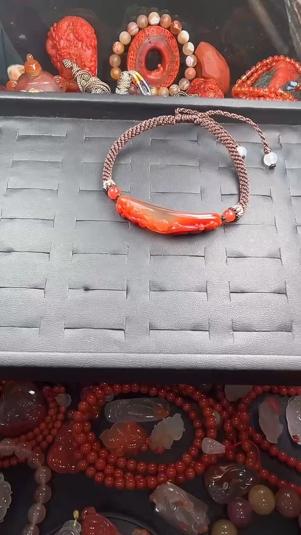 颈饰未镶嵌南红玛瑙安**姥南红手牌