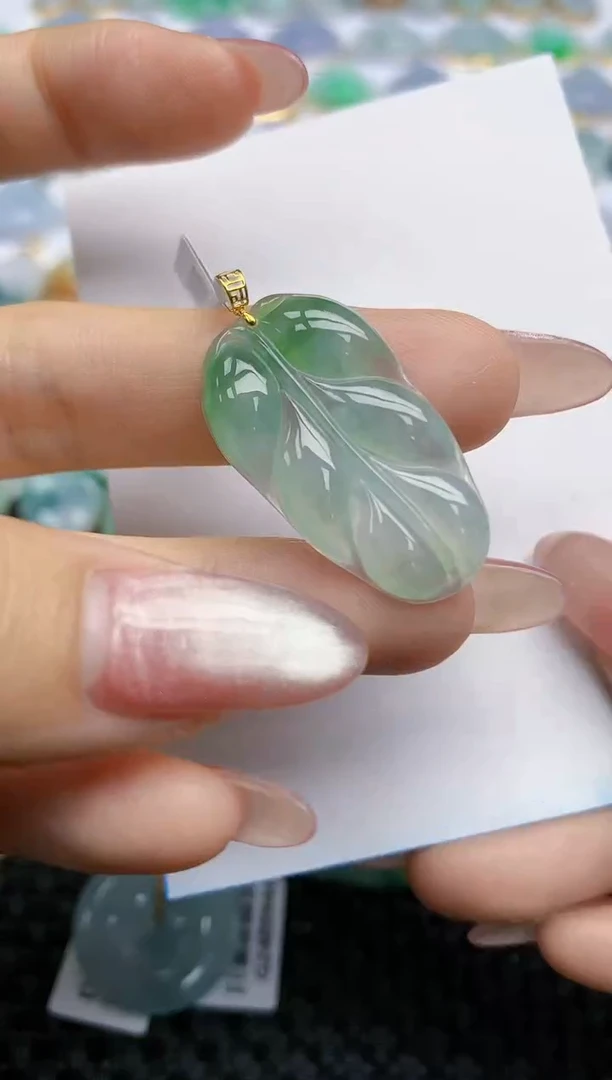 【闪购商品】翡翠挂件18K金镶嵌天然翡翠A货