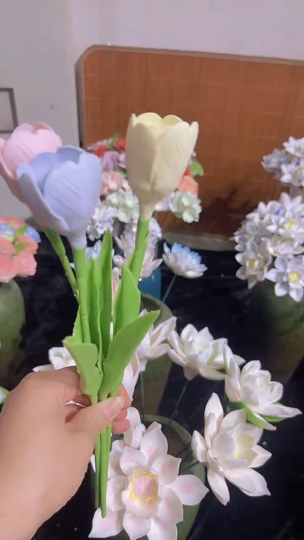 摆件小姐妹闭眼入