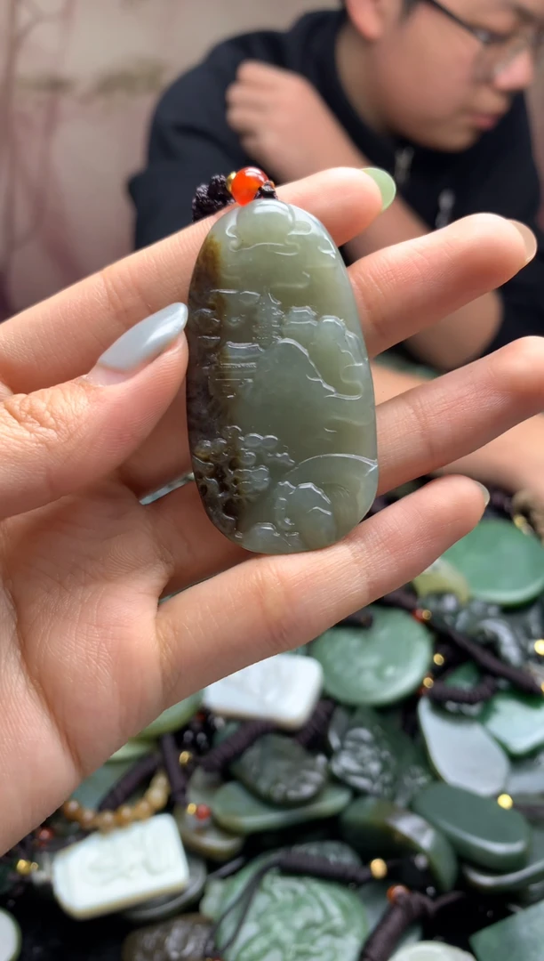 颈饰未镶嵌和田玉1