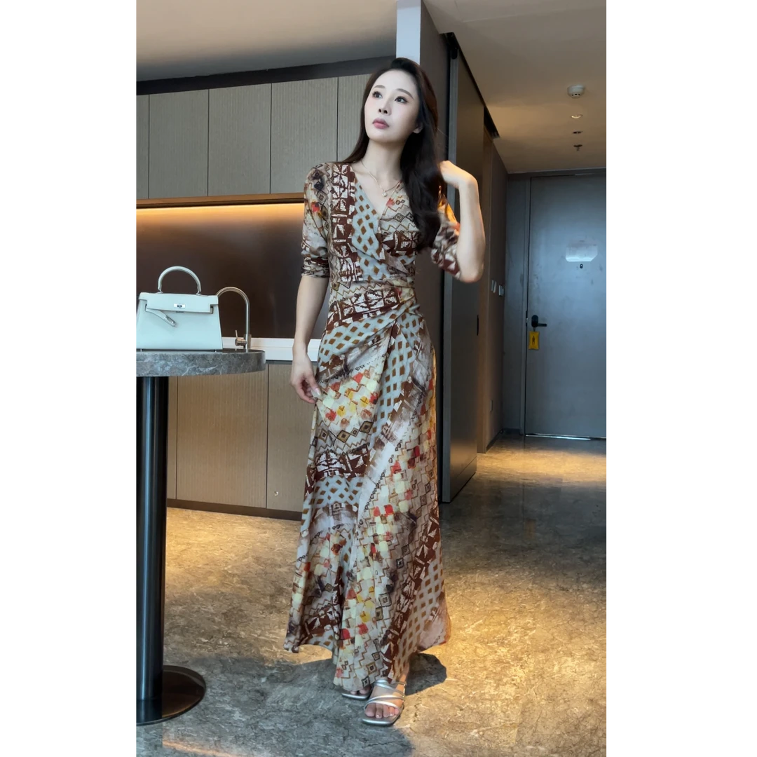 【梦婷家】新款法式优雅粉色v领连衣裙子夏季高级感气质掐腰-25984