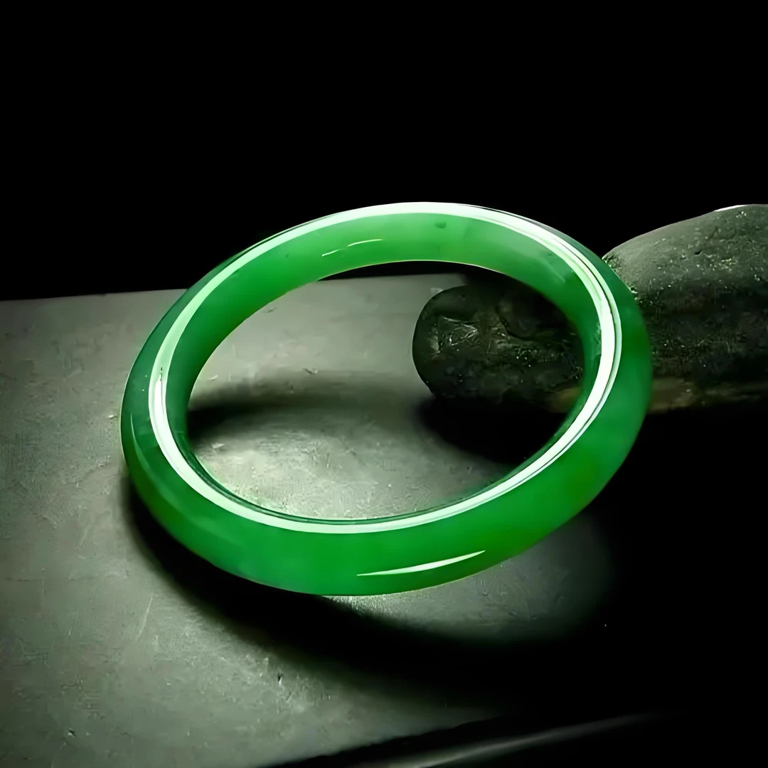 A时尚缅风灵动美人手镯