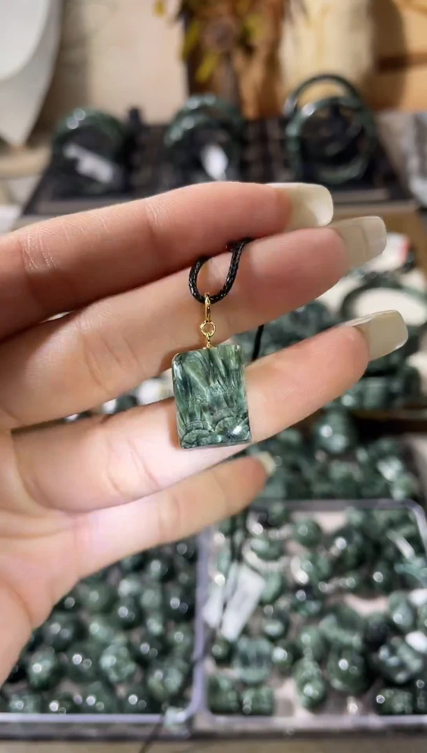 颈饰银S925镶嵌水晶小牌子吊坠