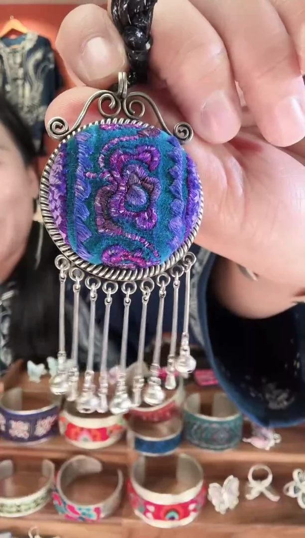 织绣手工苗绣刺绣首饰76