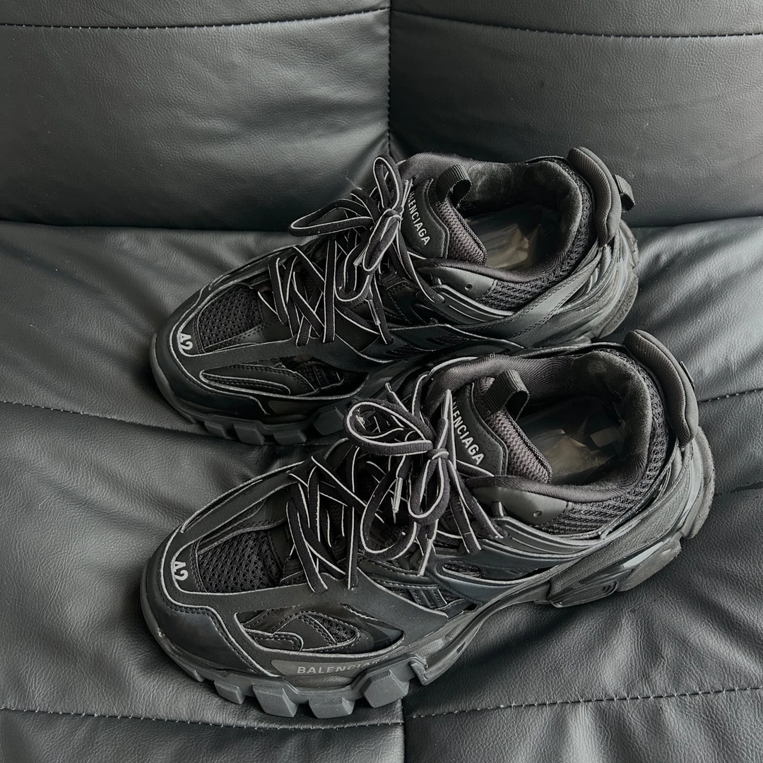 99新 Balenciaga/巴黎世家 track 42码