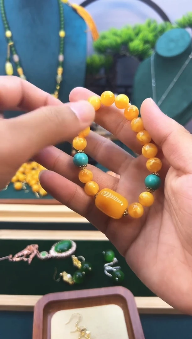 14K金镶嵌蜜蜡手链S366