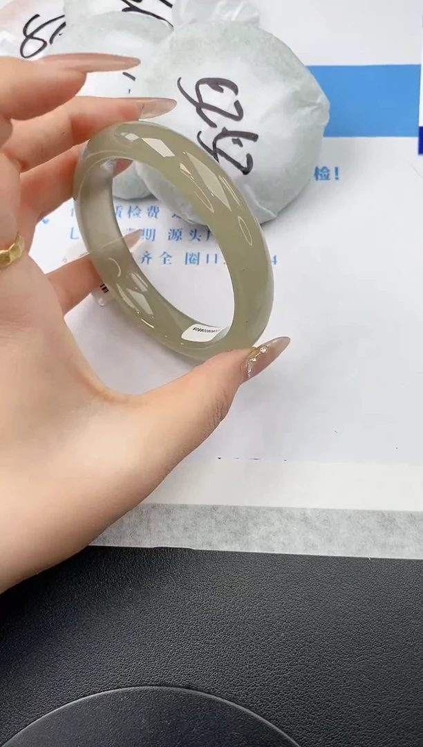 未镶嵌手镯石英质玉w222-DB