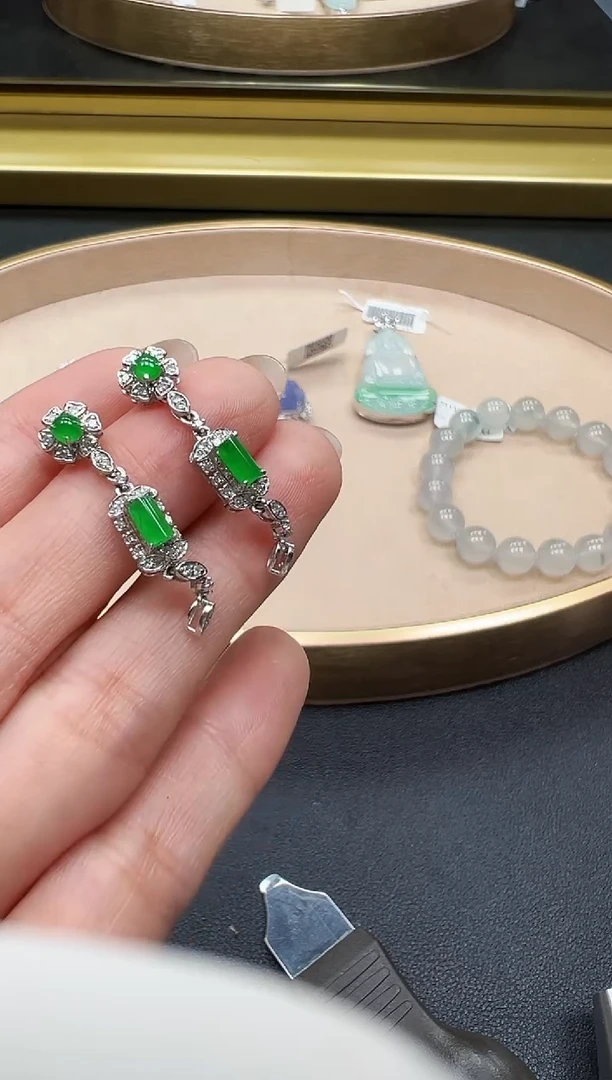 18K金镶嵌翡翠耳饰KJJ0815-014