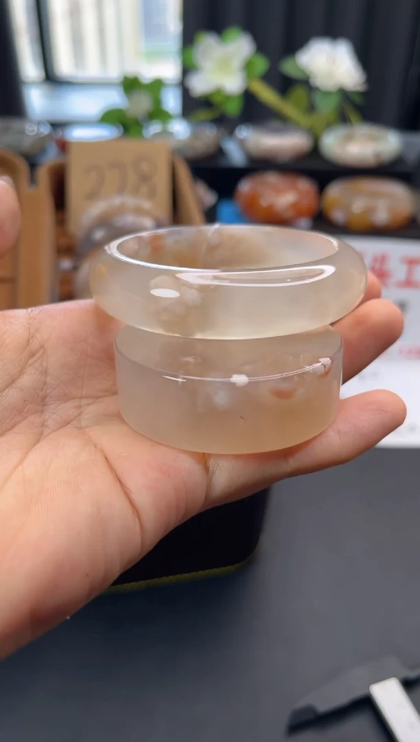 未镶嵌手镯石英质玉赠送镯心（圈口）
