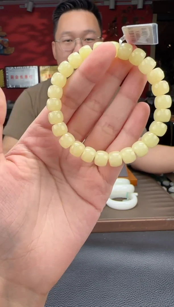 手串未镶嵌和田玉黄口直切单圈手串