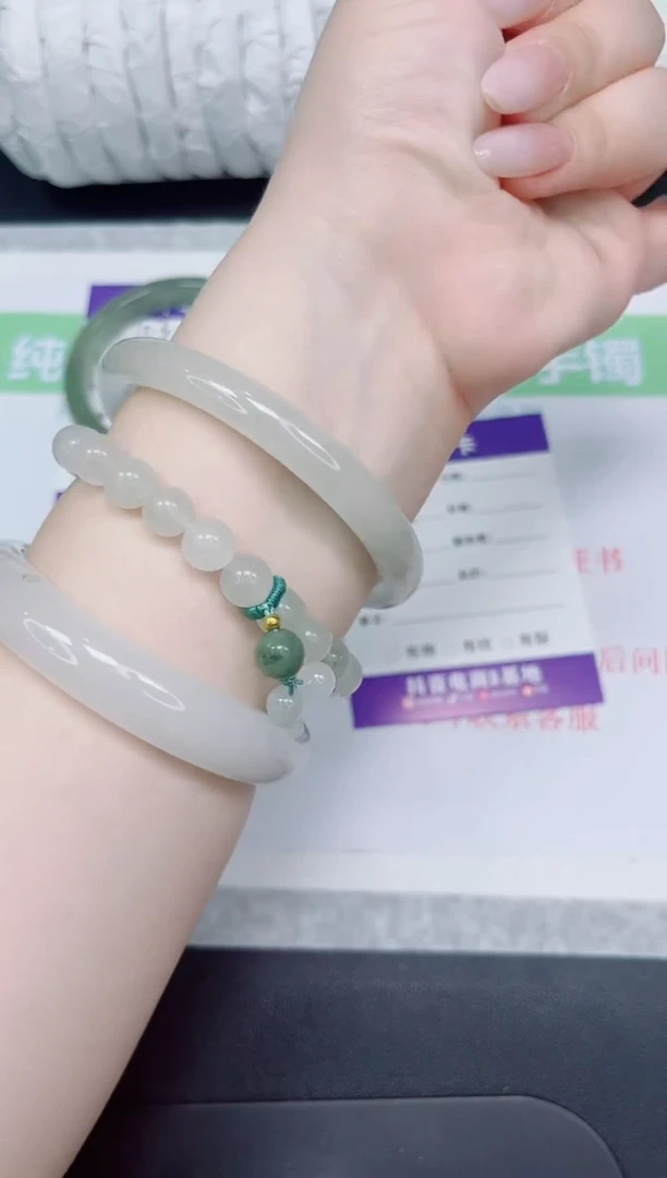石英质玉手镯未镶嵌104-58