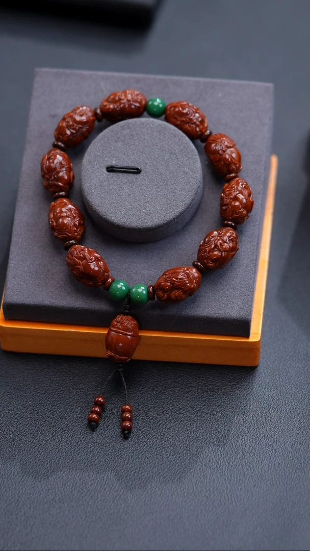 手串橄榄核李****? 橄榄核