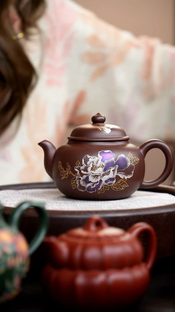 茶壶紫砂沉香泥匏尊金银错牡丹