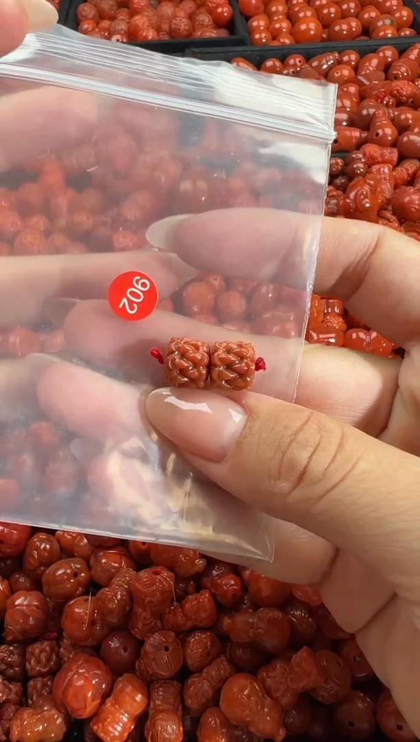 颈饰未镶嵌南红玛瑙1