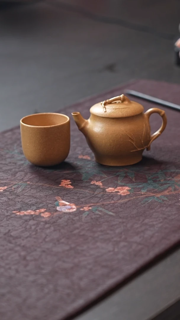 茶壶紫砂黄金段竹节紫砂壶（一壶一杯）