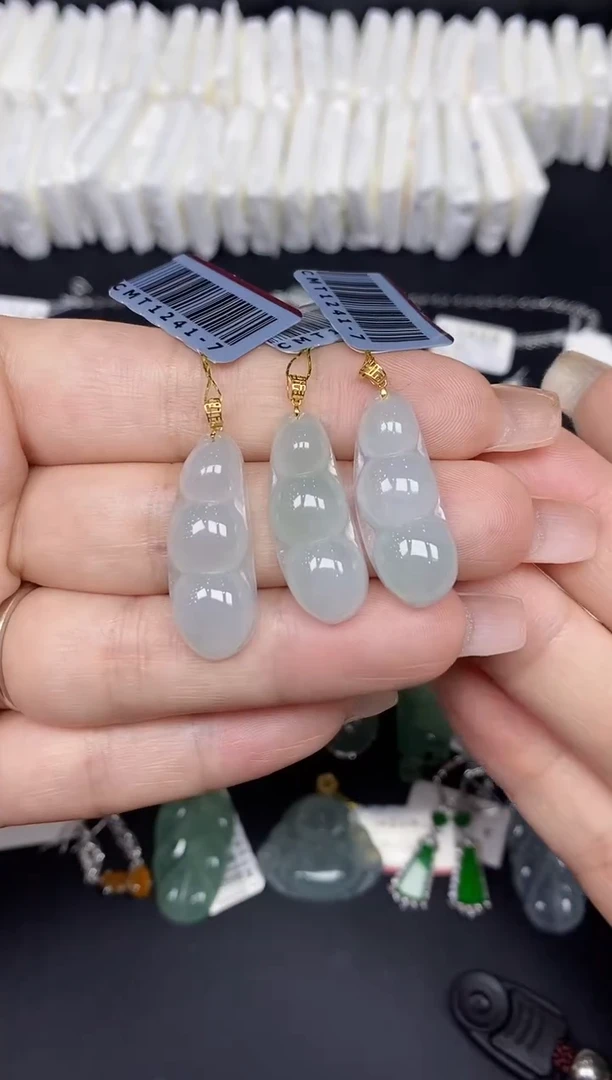 吊坠(不含链)18K金镶嵌翡翠18K金扣镶嵌多样性发其一@@CMT1241-7