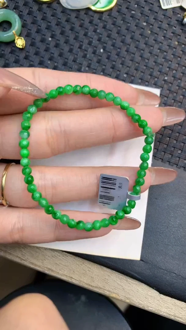 颈饰未镶嵌翡翠1