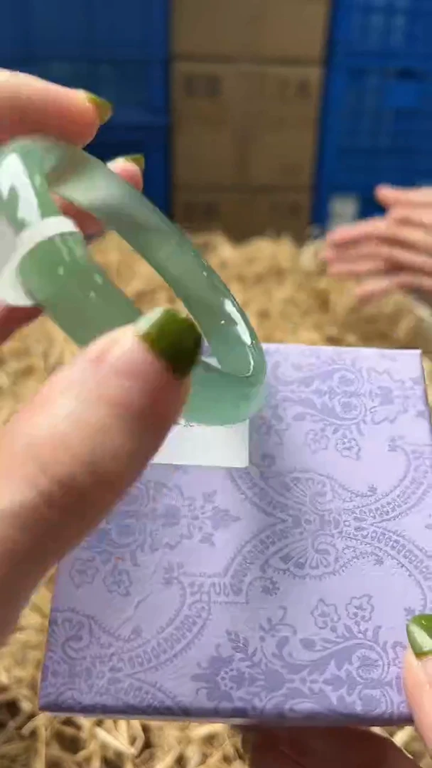 未镶嵌手镯石英质玉D1222