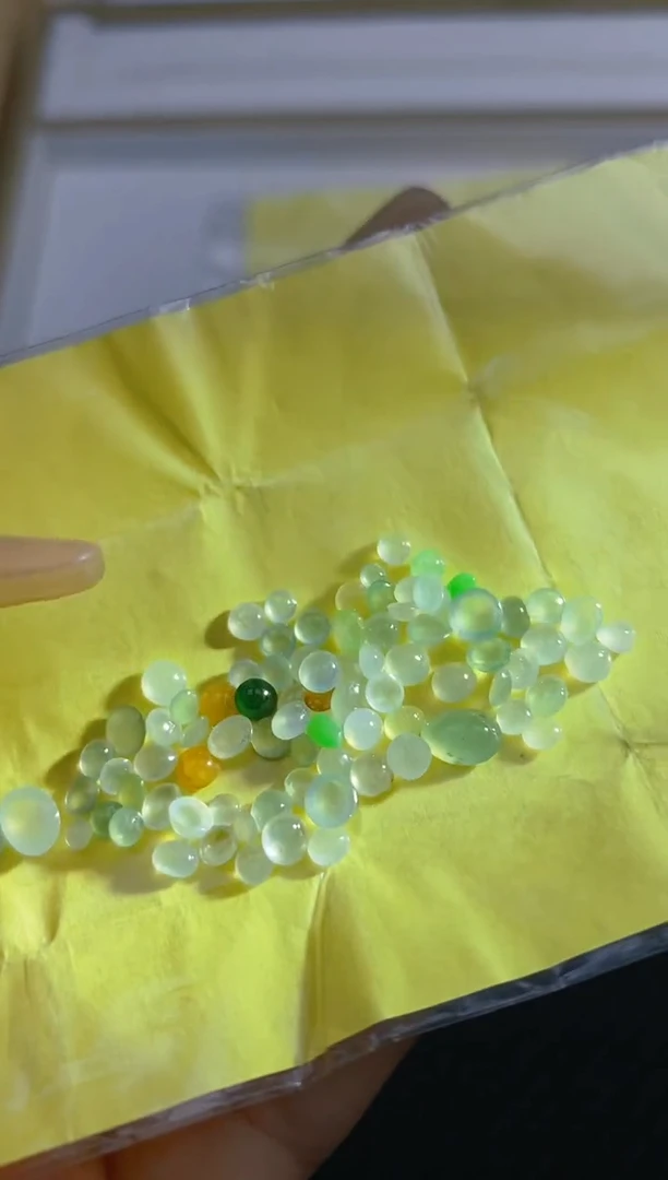 翡翠裸石天然翡翠蛋面8