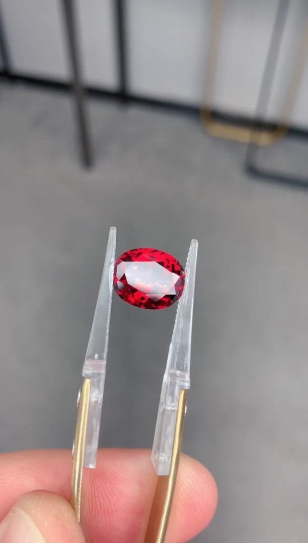 未镶嵌裸石石榴石5ct 镁铝榴石