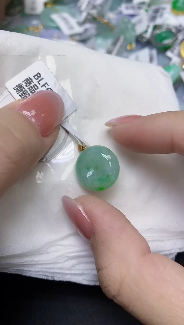 颈饰18K金镶嵌翡翠天然缅甸翡翠A货百元以上9元证书费自理