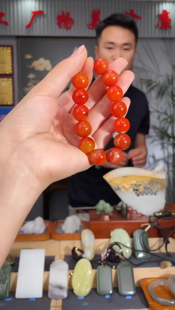 玛瑙/玉髓手串未镶嵌1