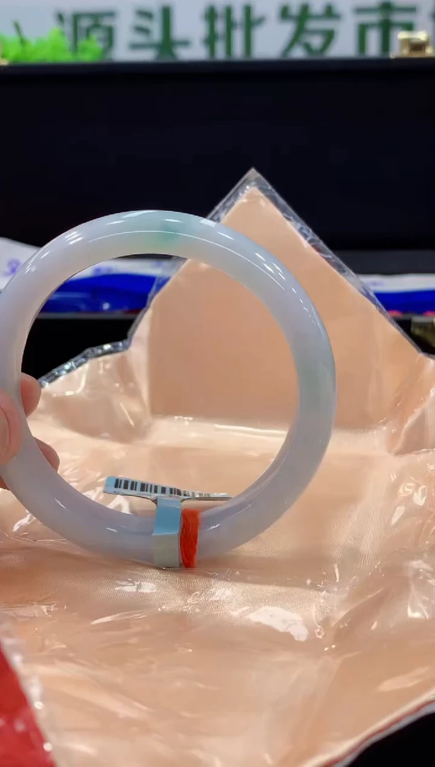 未镶嵌手镯翡翠翡翠手镯