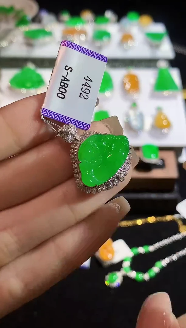 翡翠18K金镶嵌吊坠(不含链)YS4492多样性发其一