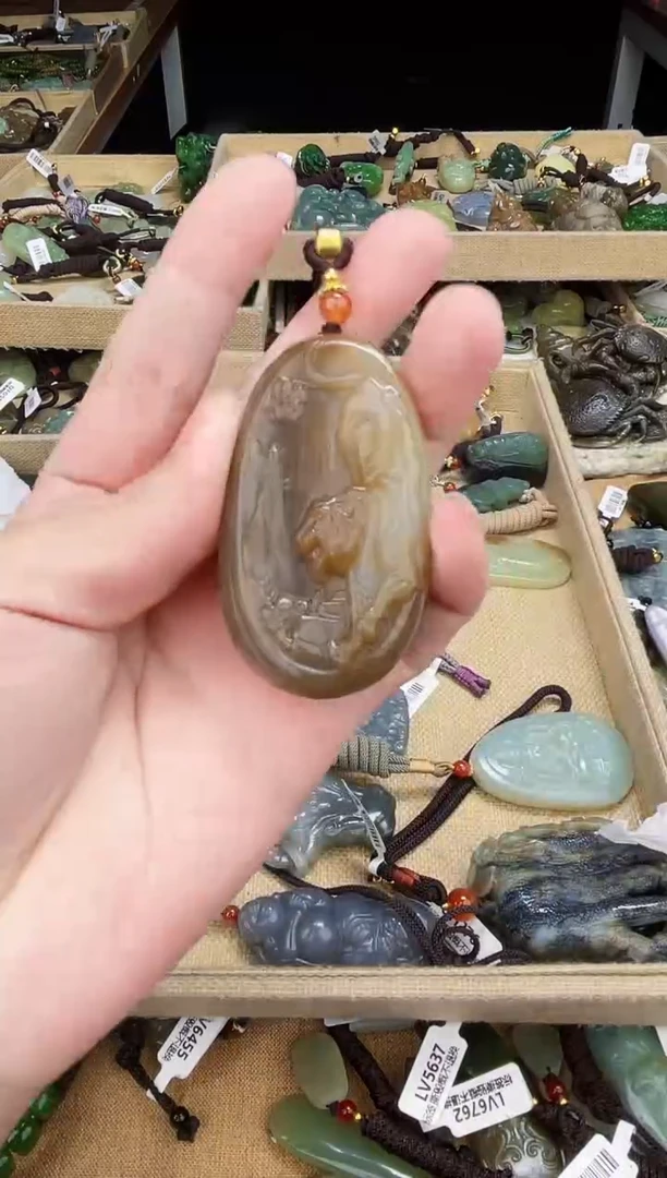 颈饰未镶嵌和田玉1