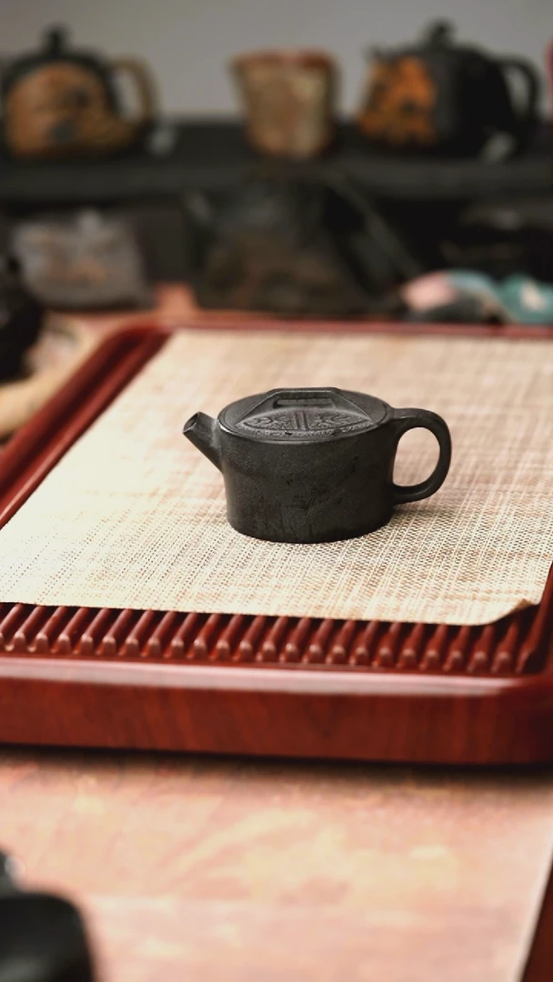 归玉堂冰碛岩重工雕刻长乐汉瓦壶160cc