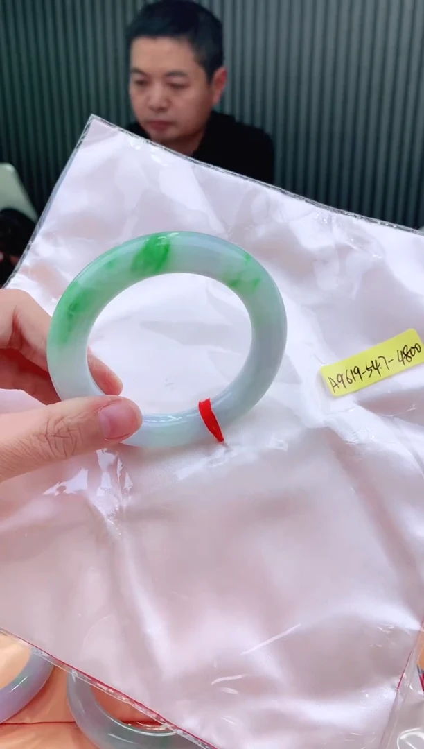 未镶嵌手镯翡翠54+