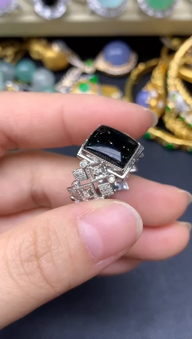 18K金镶嵌戒指翡翠212-雪姐翡翠天天见