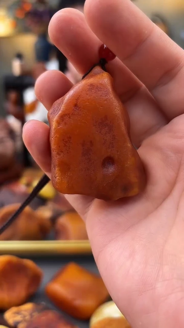 未镶嵌颈饰琥珀吊坠