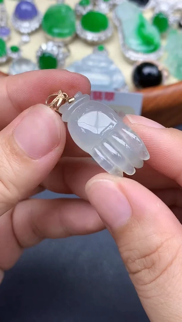 颈饰18K金镶嵌翡翠133-中国好珍宝