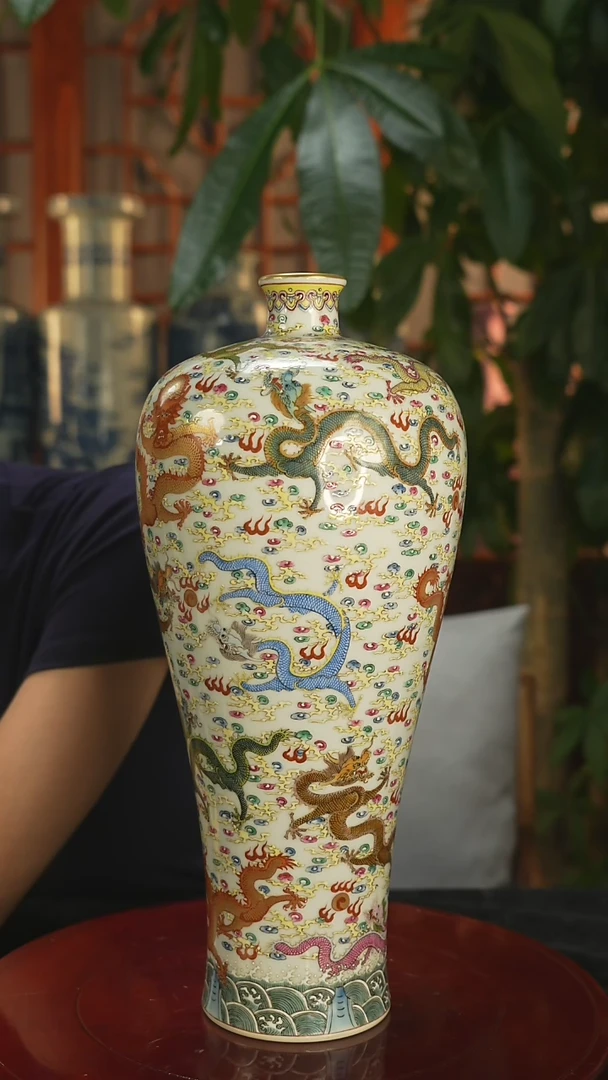 其他小***藏仿古瓷     龙纹梅瓶一只