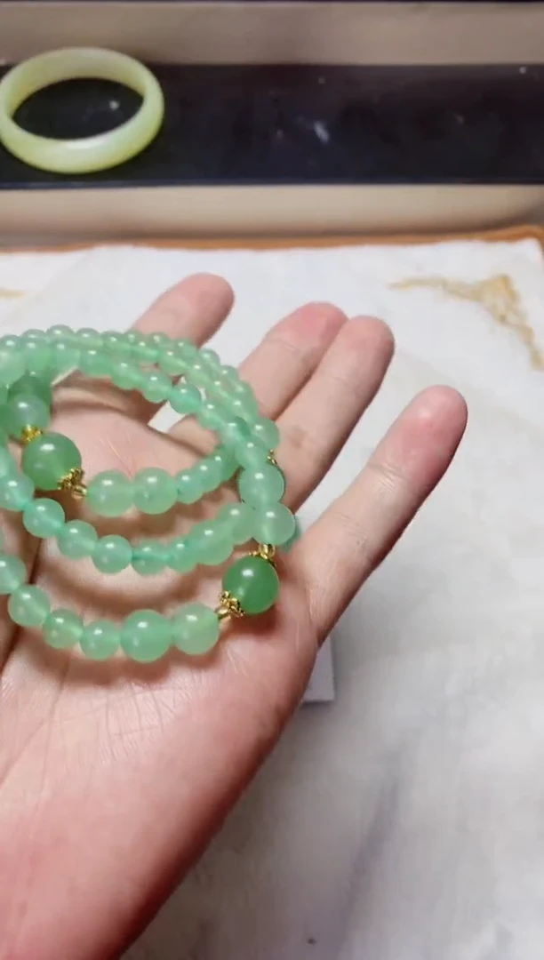 石英质玉（天山翠）手镯未镶嵌手串