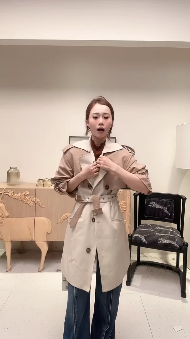 棕色时尚百搭风衣