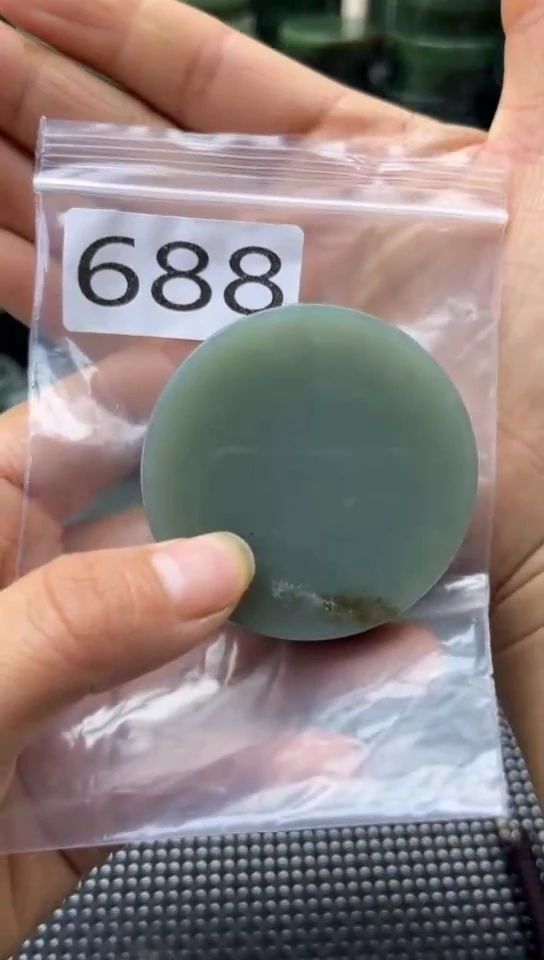 未镶嵌和田玉珠宝半成品镯芯